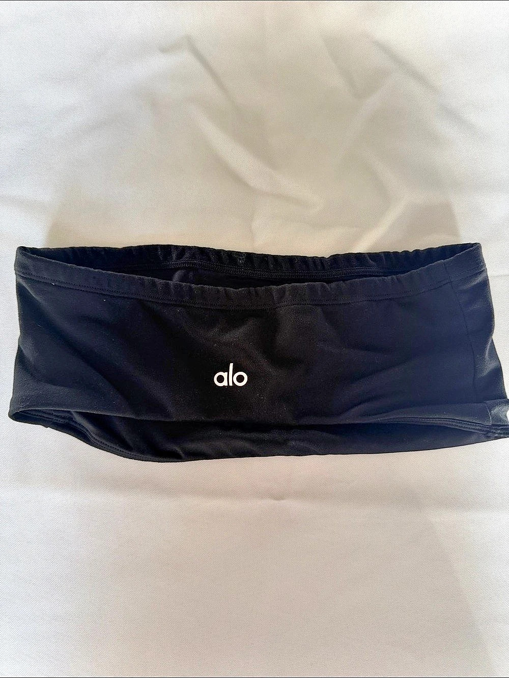 ALO Women’s Airbrush Bandeau Bra Black Athletic top Size Small Like New